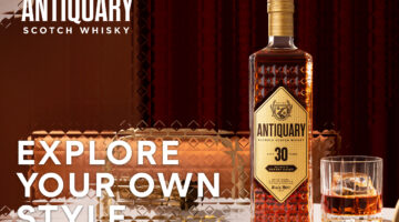 ANTIQUARY_TENTCARD_LANDSCAPE_BOTTLE_30YO_JPG.jpg